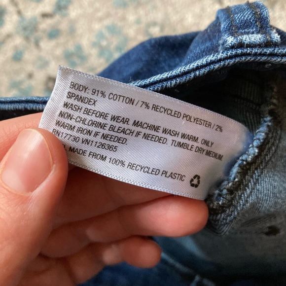 Universal Threads mid rise jean shorts - Picture 3 of 3